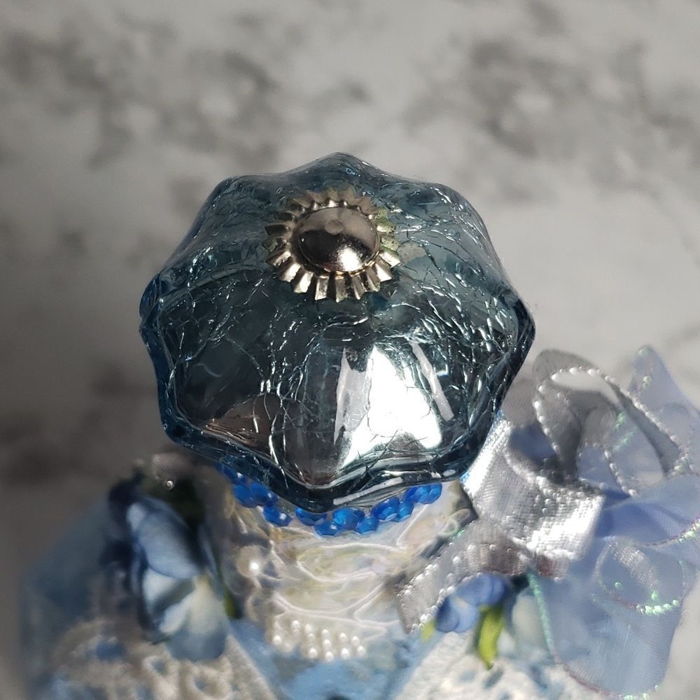 ‎Blue Victorianesque Bottle - Picture 6 of 12